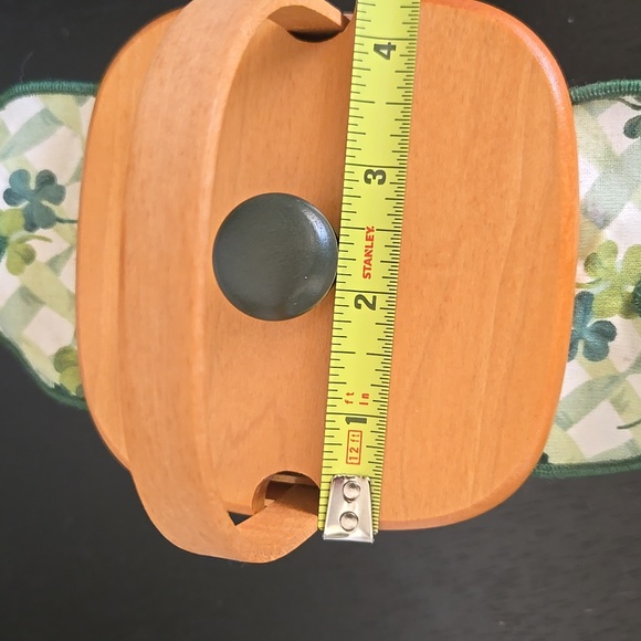 Longaberger 1999 Lots Of Luck St. Patrick's Day Basket w/ Lid And Liner - Picture 7 of 9